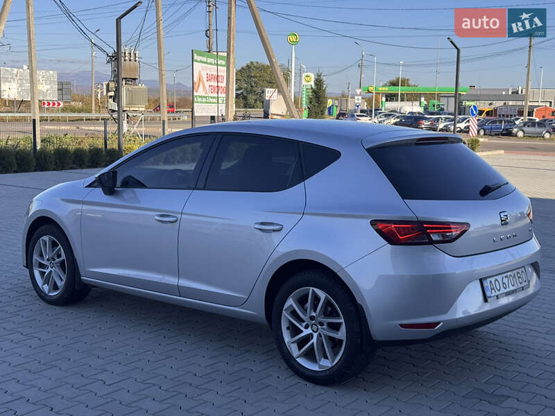 Хэтчбек SEAT Leon 2013 в Хусте