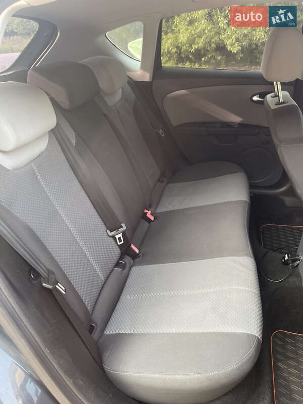 Хэтчбек SEAT Leon 2006 в Звягеле фото 4 Хэтчбек SEAT Leon 2006 в Звягеле
