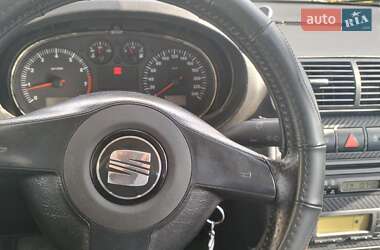 Хэтчбек SEAT Leon 2003 в Николаеве