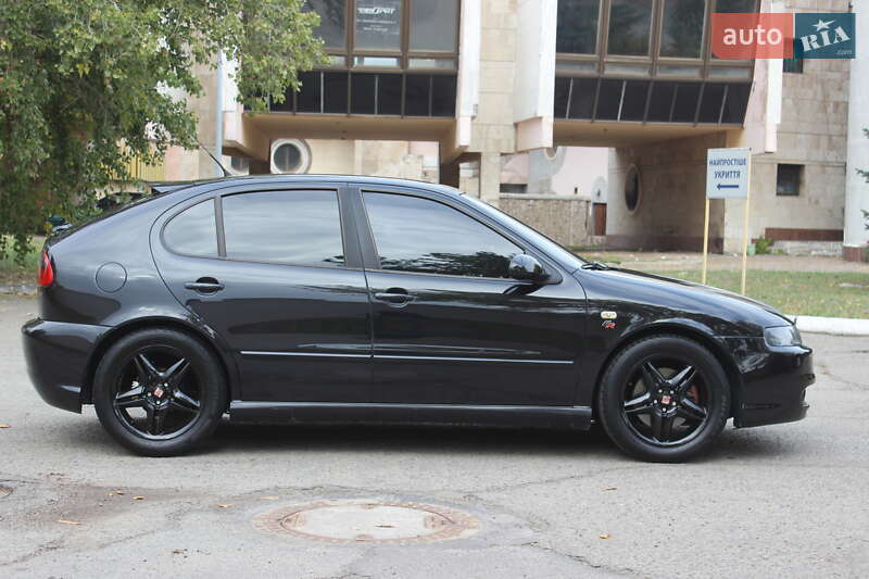 Хэтчбек SEAT Leon 2004 в Днепре