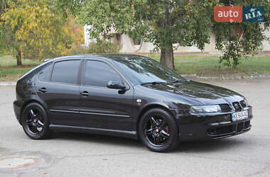 Хетчбек SEAT Leon 2004 в Дніпрі