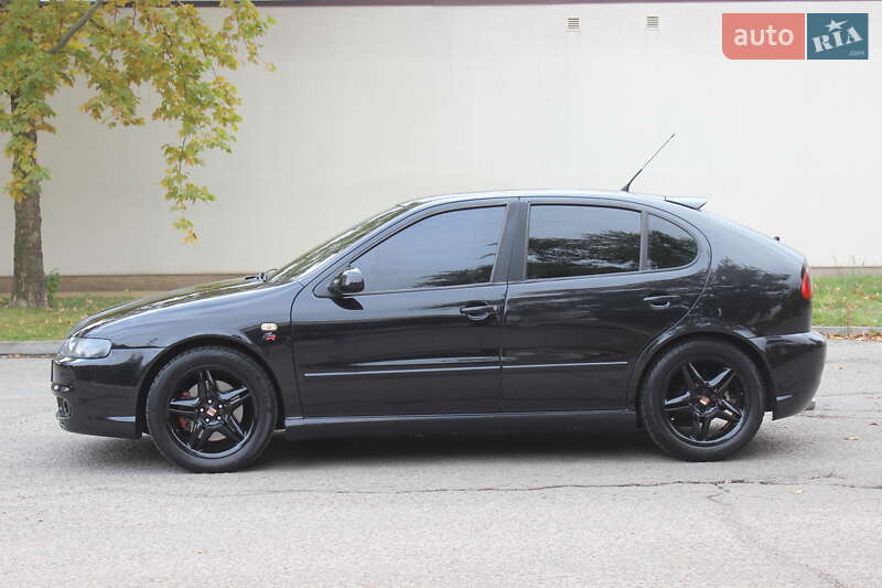 Хэтчбек SEAT Leon 2004 в Днепре