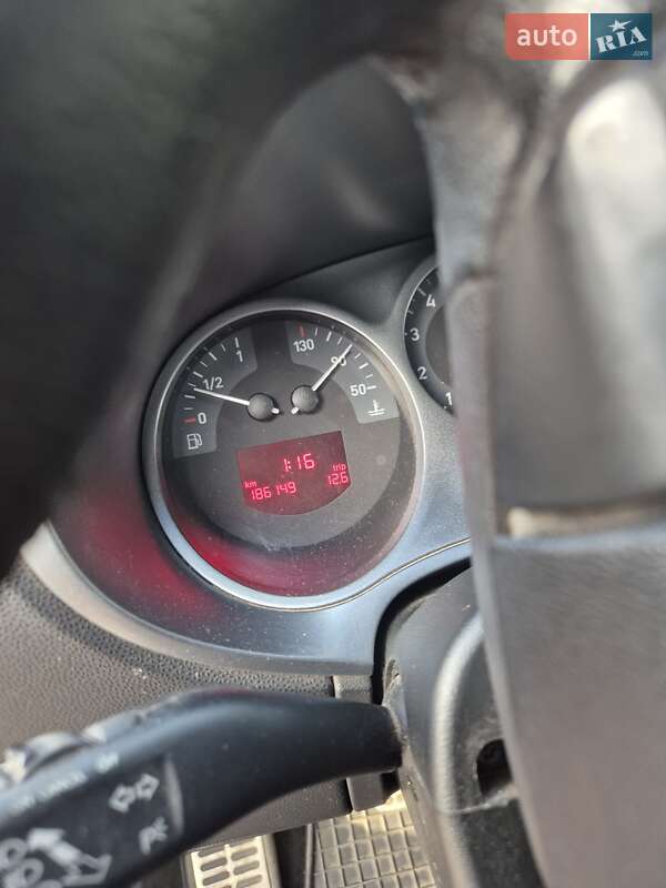 Хэтчбек SEAT Leon 2008 в Киеве фото 20 Хэтчбек SEAT Leon 2008 в Киеве