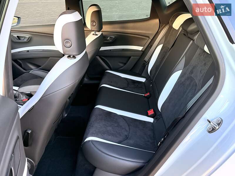 Хэтчбек SEAT Leon 2016 в Киеве фото 52 Хэтчбек SEAT Leon 2016 в Киеве