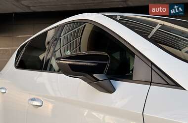 Хэтчбек SEAT Leon 2016 в Киеве