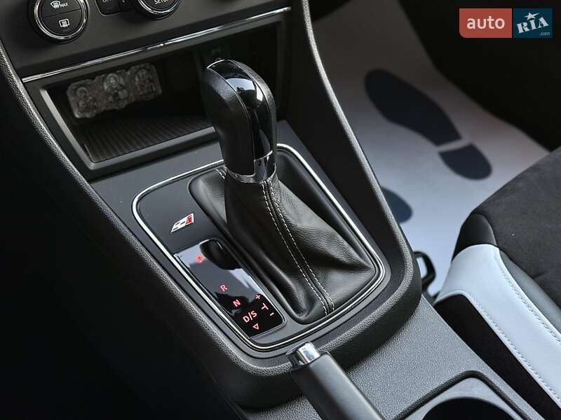 Хэтчбек SEAT Leon 2016 в Киеве фото 41 Хэтчбек SEAT Leon 2016 в Киеве