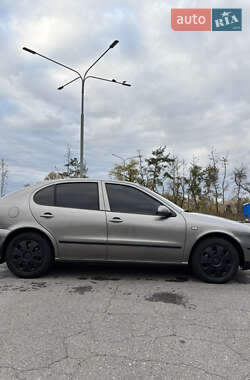 Хэтчбек SEAT Leon 2003 в Харькове
