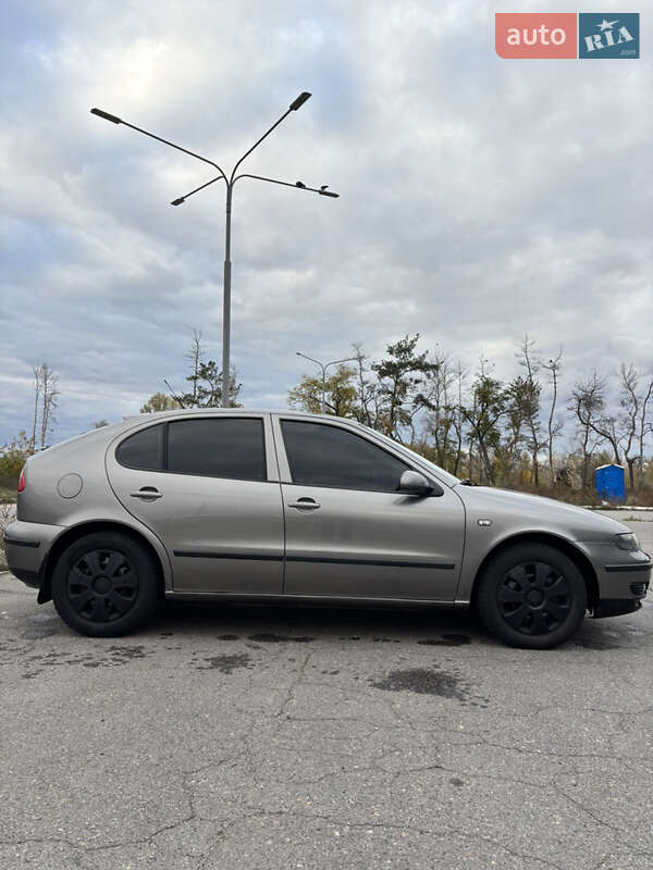 Хетчбек SEAT Leon 2003 в Харкові
