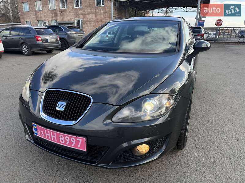 Хетчбек SEAT Leon 2010 в Луцьку