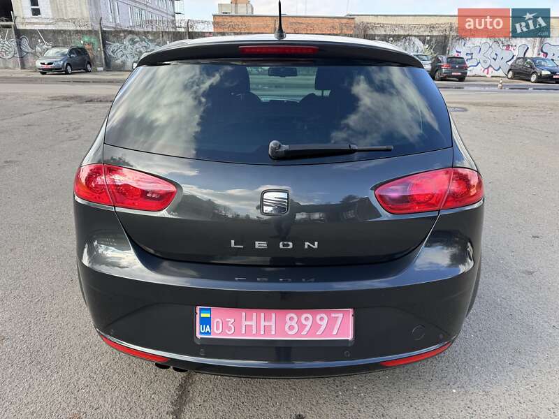 Хетчбек SEAT Leon 2010 в Луцьку