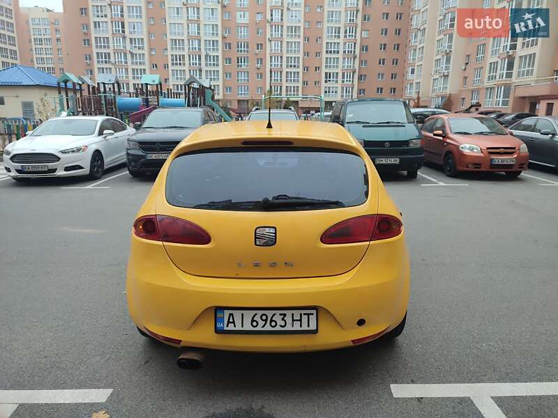 Хэтчбек SEAT Leon 2007 в Киеве