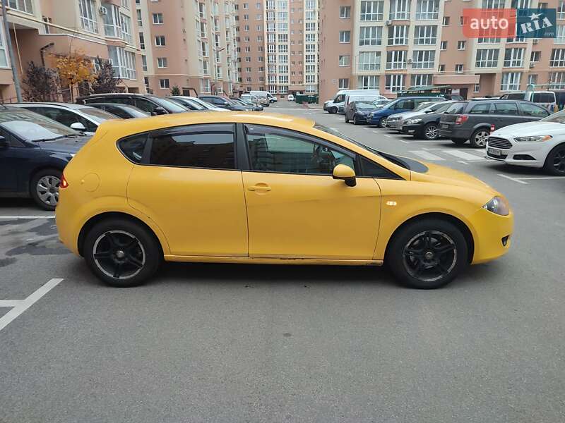 Хэтчбек SEAT Leon 2007 в Киеве