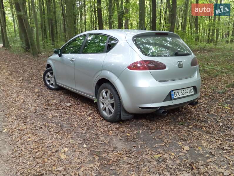 Хэтчбек SEAT Leon 2006 в Староконстантинове