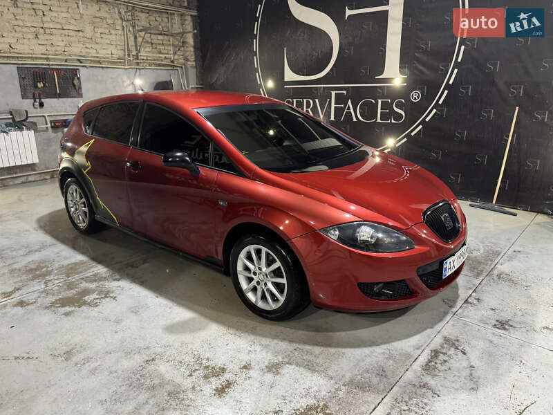 Хэтчбек SEAT Leon 2006 в Харькове