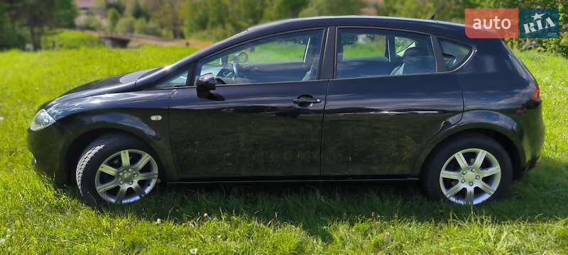 Хэтчбек SEAT Leon 2007 в Хырове