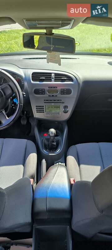 Хэтчбек SEAT Leon 2007 в Хырове