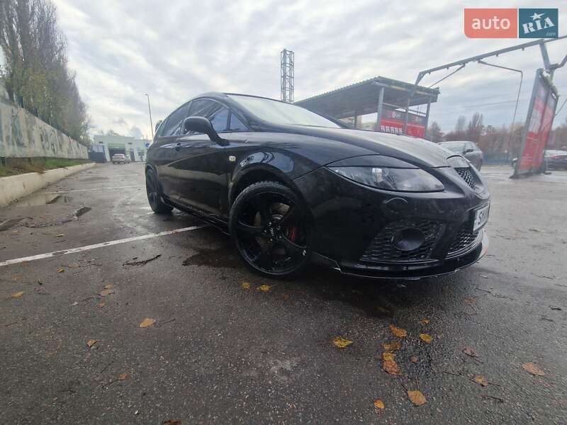 Хэтчбек SEAT Leon 2007 в Киеве