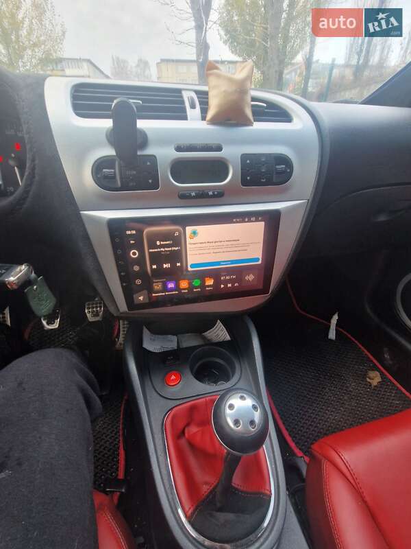 Хэтчбек SEAT Leon 2007 в Киеве