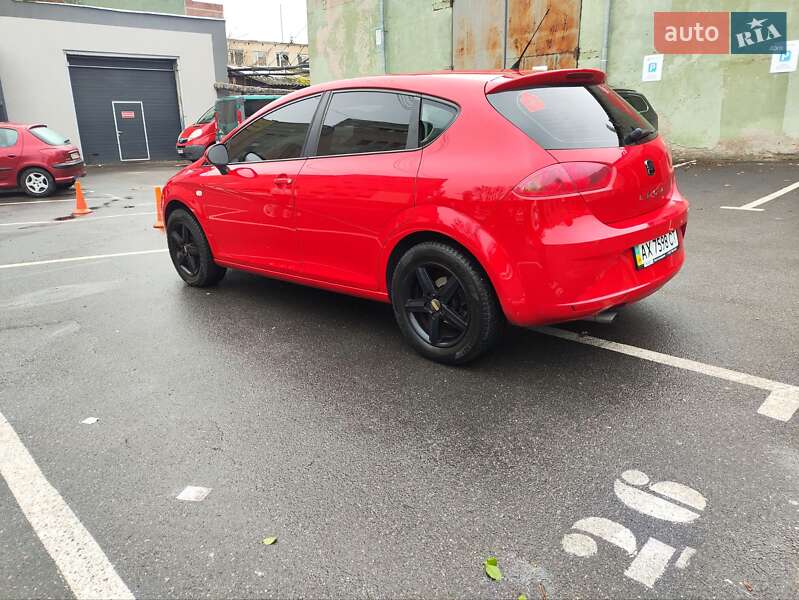 Хэтчбек SEAT Leon 2011 в Виннице