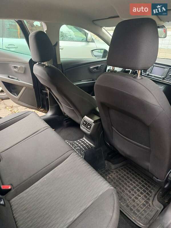 Хэтчбек SEAT Leon 2013 в Киеве