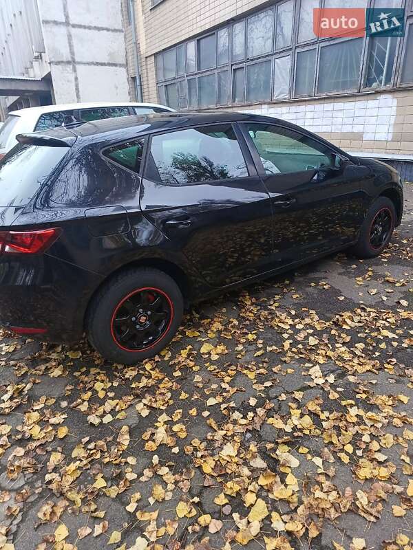 Хэтчбек SEAT Leon 2013 в Киеве