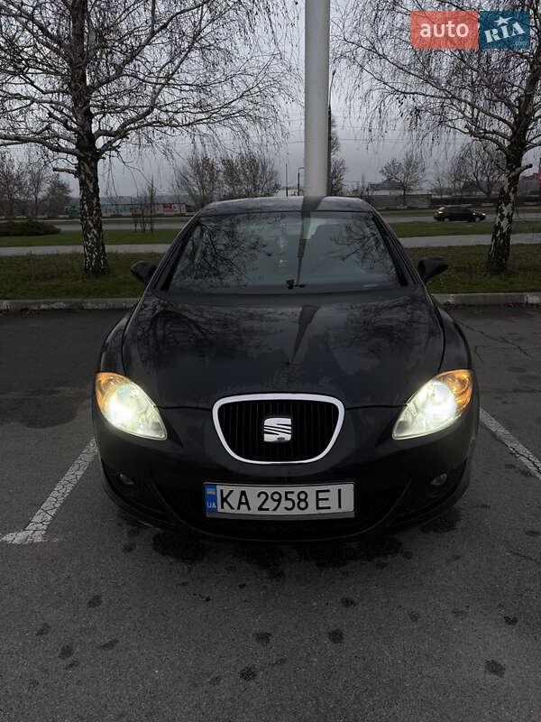 Хетчбек SEAT Leon 2006 в Запоріжжі