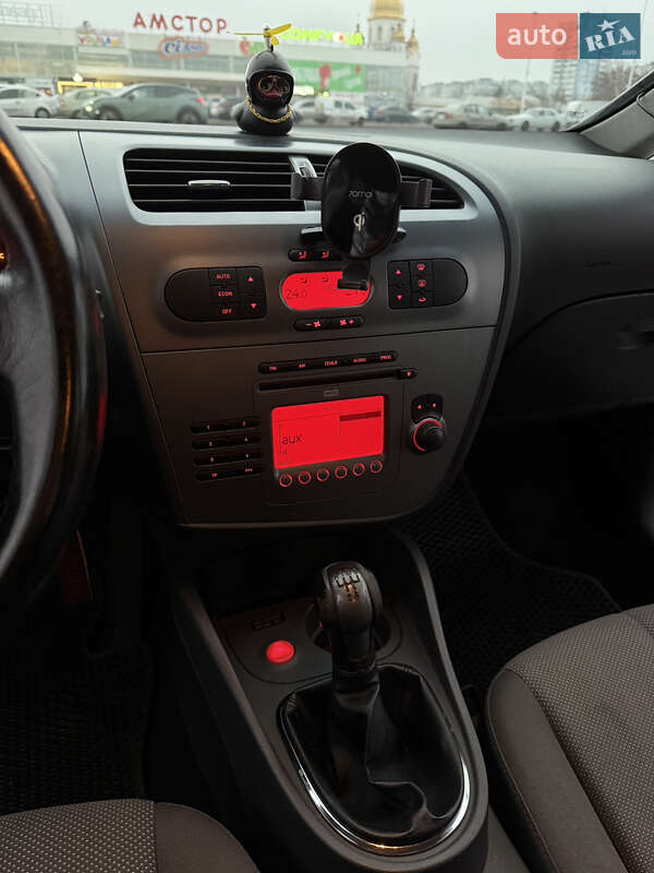 Хетчбек SEAT Leon 2006 в Запоріжжі