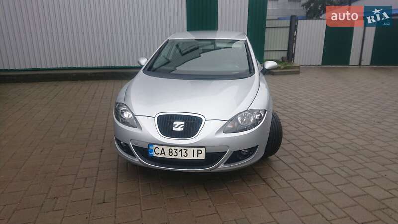Хетчбек SEAT Leon 2008 в Черкасах