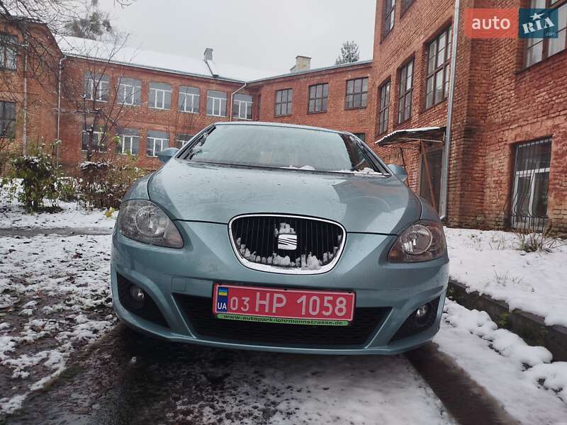 Хетчбек SEAT Leon 2009 в Рівному