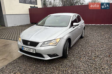 Хэтчбек SEAT Leon 2013 в Бурштыне