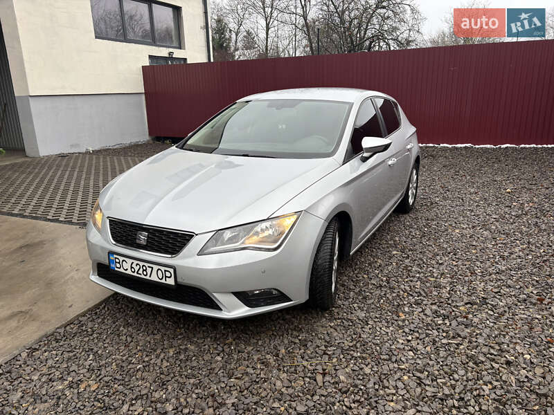 Хетчбек SEAT Leon 2013 в Бурштині