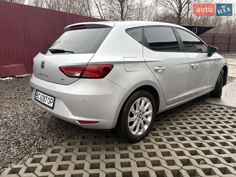 Хетчбек SEAT Leon 2013 в Бурштині