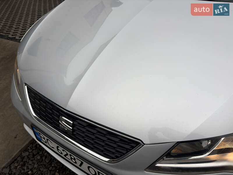 Хетчбек SEAT Leon 2013 в Бурштині