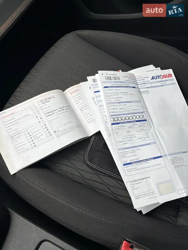 Хетчбек SEAT Leon 2013 в Бурштині документ