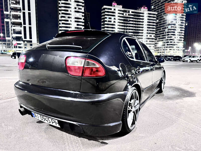 Хэтчбек SEAT Leon 2004 в Киеве