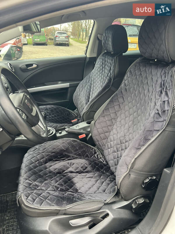 Хетчбек SEAT Leon 2009 в Івано-Франківську