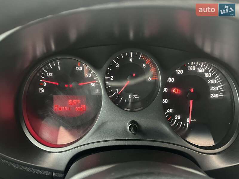 Хэтчбек SEAT Leon 2006 в Софиевской Борщаговке