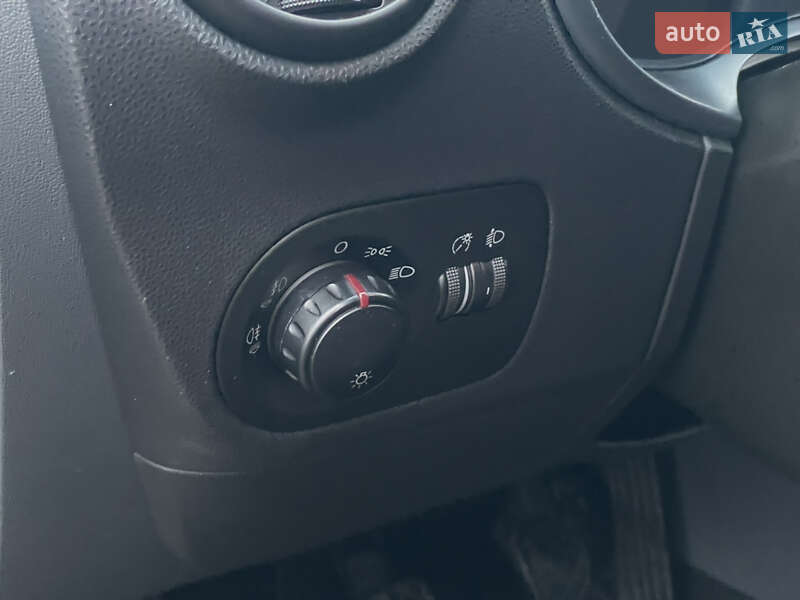 Хэтчбек SEAT Leon 2006 в Луцке фото 23 Хэтчбек SEAT Leon 2006 в Луцке