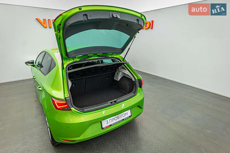 Хэтчбек SEAT Leon 2016 в Киеве