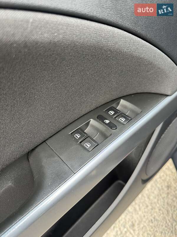 Хэтчбек SEAT Leon 2010 в Луцке фото 23 Хэтчбек SEAT Leon 2010 в Луцке