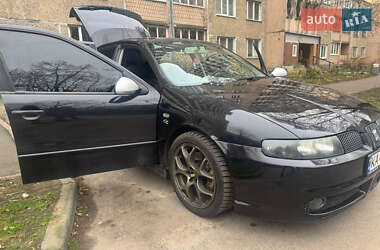 Хэтчбек SEAT Leon 2004 в Киеве