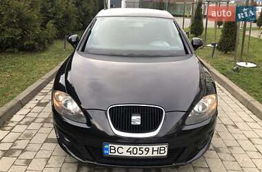 Хэтчбек SEAT Leon 2010 в Львове