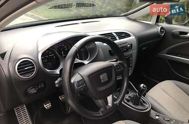 Хэтчбек SEAT Leon 2010 в Львове
