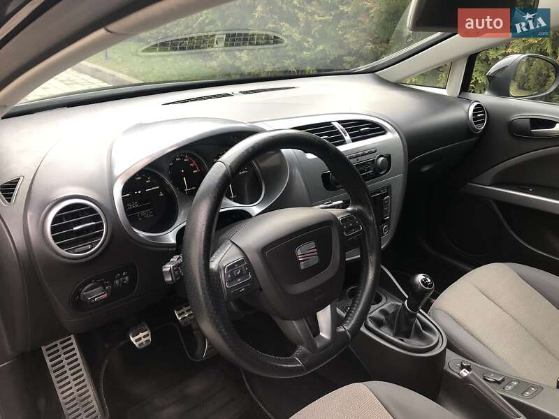 Хетчбек SEAT Leon 2010 в Львові