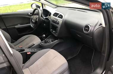 Хэтчбек SEAT Leon 2010 в Львове