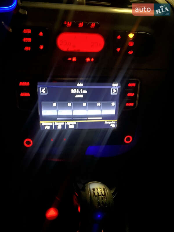 Хэтчбек SEAT Leon 2008 в Киеве