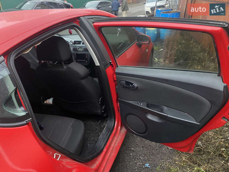 Хэтчбек SEAT Leon 2008 в Киеве