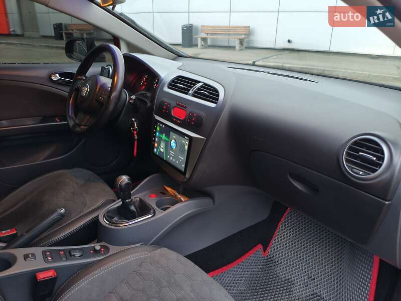 Хэтчбек SEAT Leon 2008 в Днепре