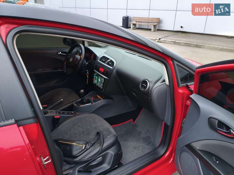 Хэтчбек SEAT Leon 2008 в Днепре