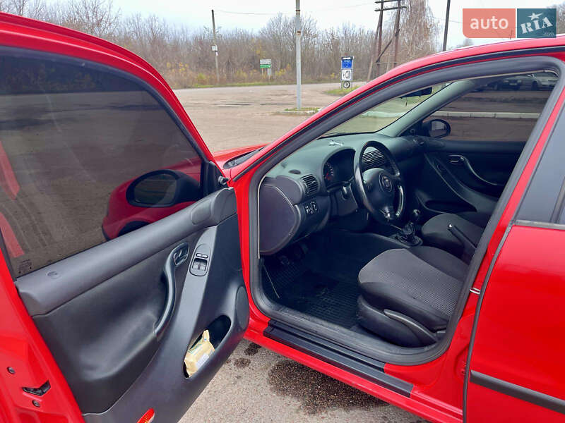 Хэтчбек SEAT Leon 2003 в Киеве